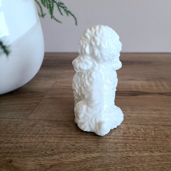 Vintage porcelain Poodle dog figurine. French white poodle. Dog lovers gift. - Picture 4 of 6